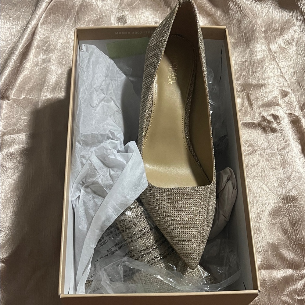 Michael Kors Women's Textured Beige Gold Shiny Heels